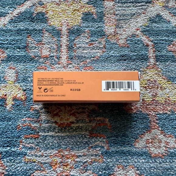 Anastasia Beverly Hills Stick Blush in Latte - Picture 5 of 6